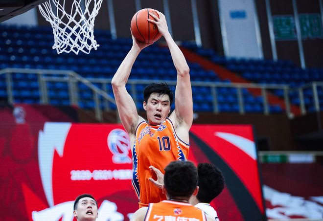 今晚纽约尼克斯更衣室发声——CBA季后赛节点到来，信心回归，赛程密集仍需轮换的简单介绍