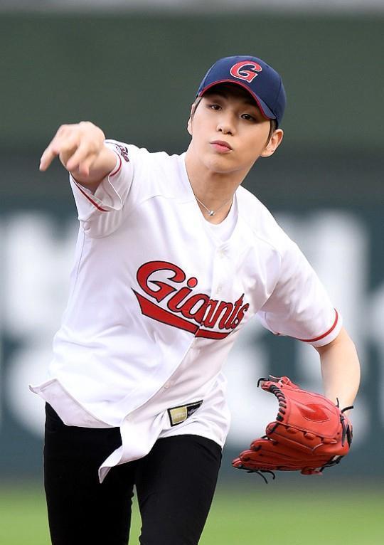 丹佛掘金训练开放日；赛前更衣室发声引欢呼；CBA常规赛在即；球探报告显示潜力的简单介绍-九游